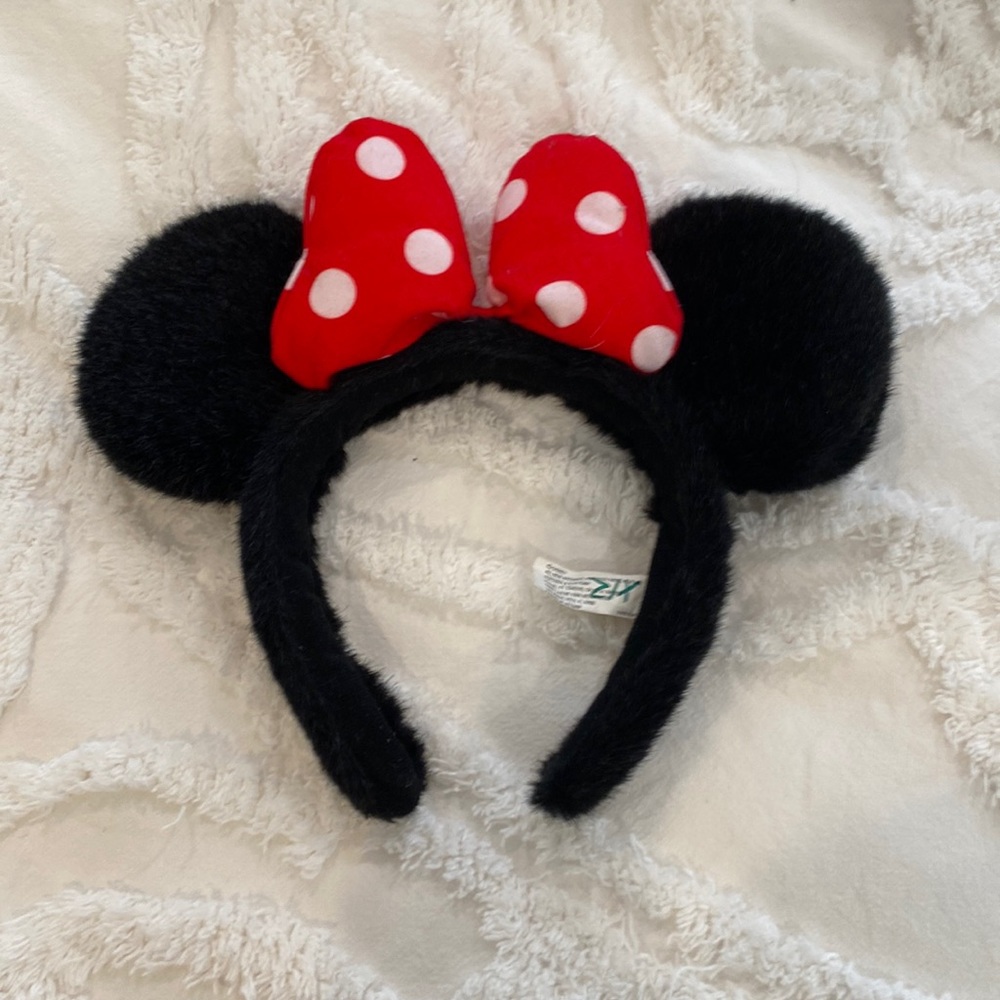 Fuzzy mini mouse ears